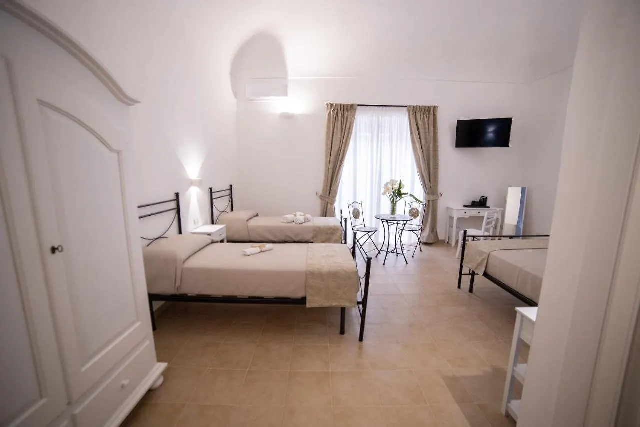 B&B Palazzo Loreto Avola 0*,  Italia